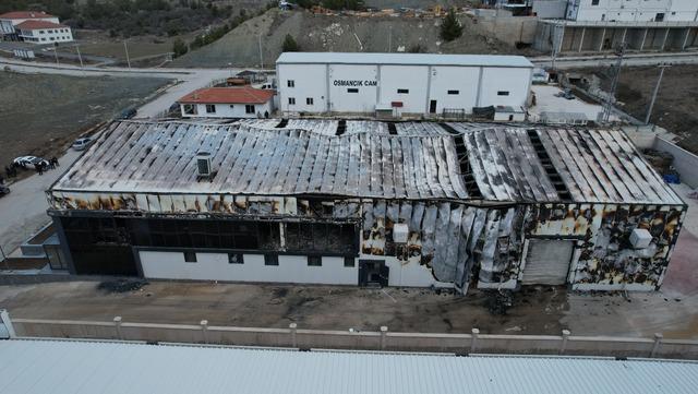 Çorum da yangın çıkan lavaş fabrikası kullanılamaz hale geldi 1