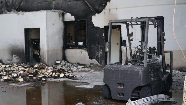 Çorum da yangın çıkan lavaş fabrikası kullanılamaz hale geldi 6