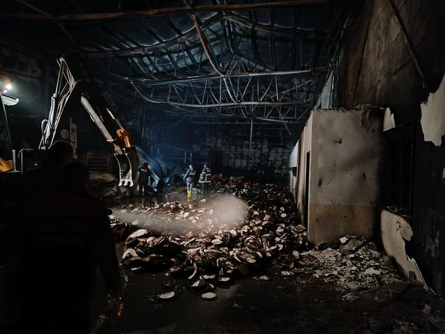 Çorum da yangın çıkan lavaş fabrikası kullanılamaz hale geldi 10