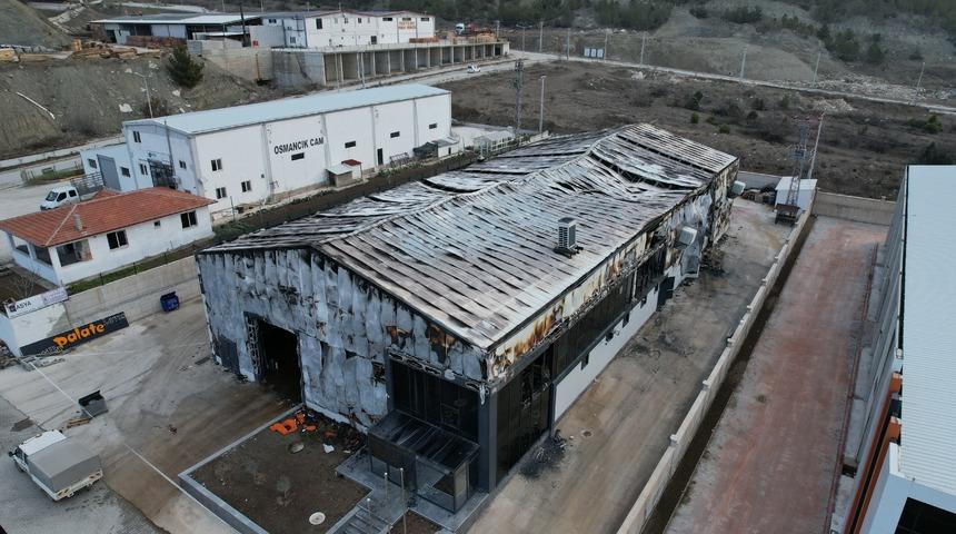 &Ccedil;orum'da yangın &ccedil;ıkan lavaş fabrikası kullanılamaz hale geldi