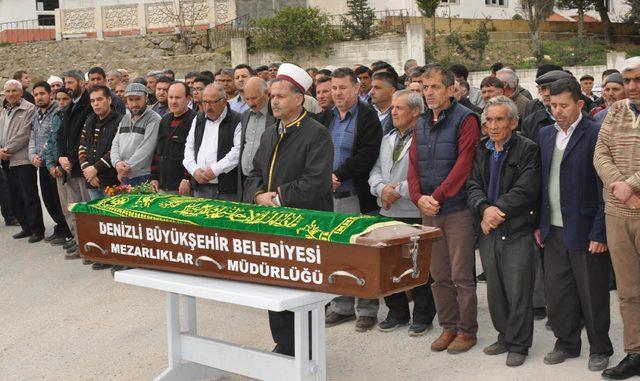 Kayınpederinin cenazesine giderken kazada karnındaki ikiz bebekleriyle öldü (2)