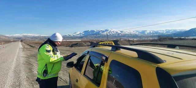 Burdur&rsquo;da 1 haftada 381 ara&ccedil; ve s&uuml;r&uuml;c&uuml;s&uuml;ne idari ceza uygulandı 1