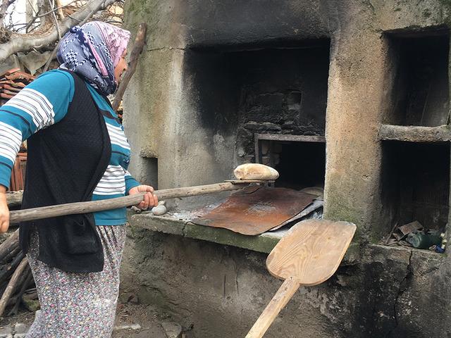 Taş fırından sofraya: Bu ekmek 30 g&uuml;n bayatlamıyor