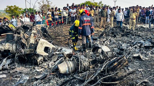 Hindistan'da uçak kazası: Başkan yardımcısı da oradaymış! 5 kişi hayatını kaybetti