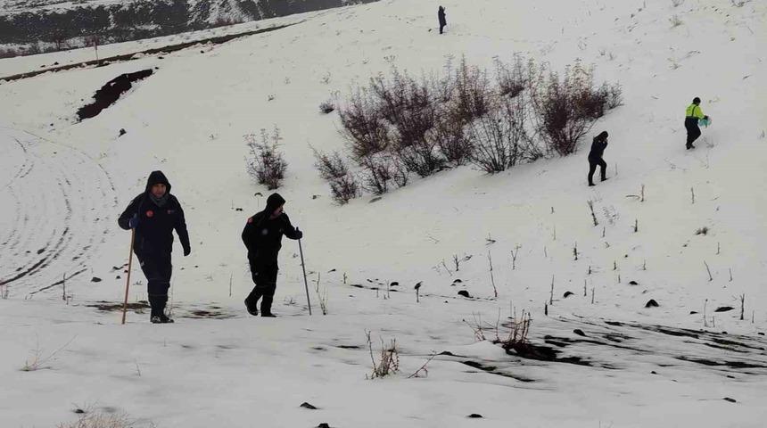 Diyarbakır&rsquo;da kayıp kadın 480 kişilik ekiple aranıyor