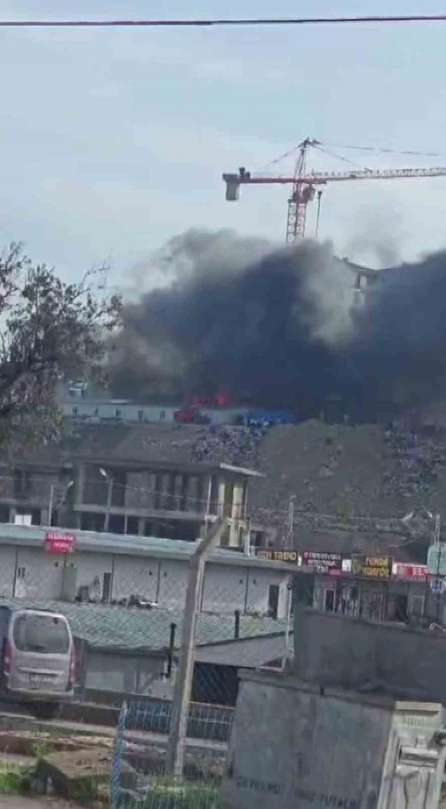 Konteyner yatakhane alevlere teslim oldu 5