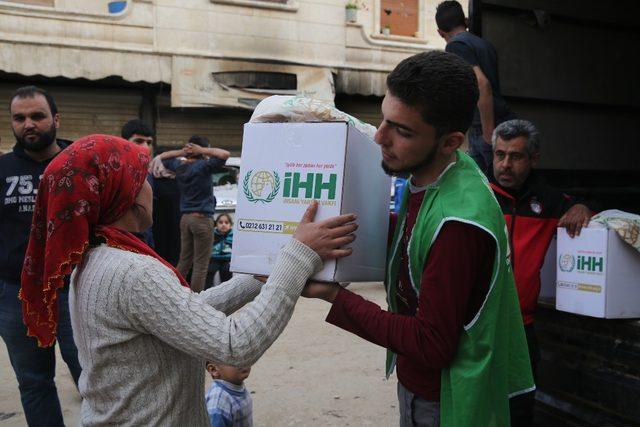 İHH İnsani Yardım Vakfı, Afrin’deki binlerce aileye yardımlarını sürdürüyor