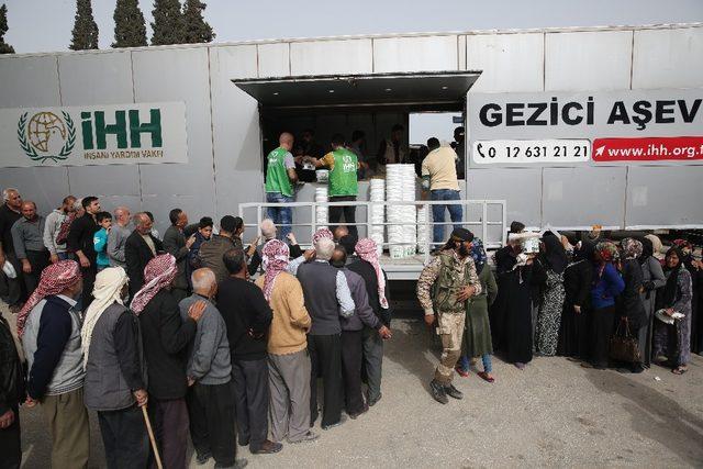 İHH İnsani Yardım Vakfı, Afrin’deki binlerce aileye yardımlarını sürdürüyor