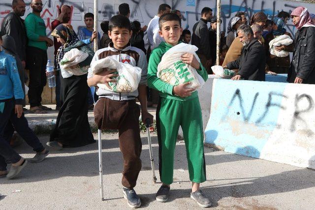 İHH İnsani Yardım Vakfı, Afrin’deki binlerce aileye yardımlarını sürdürüyor