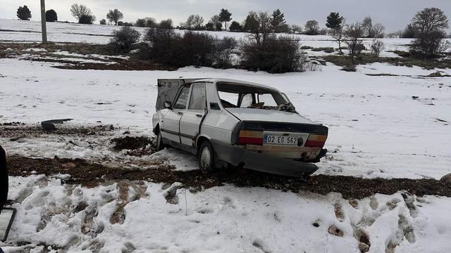 Köy korucusu kazada yaralandı