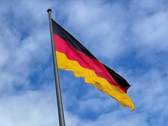 Almanya'da t&uuml;ketici g&uuml;ven endeksi şubatta 2,8 puan y&uuml;kseldi