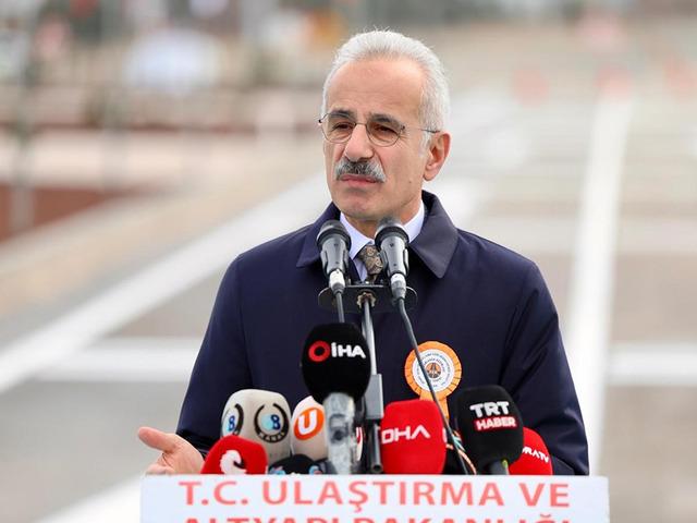 Bakan Uraloğlu o il i&ccedil;in hızlı treni duyurdu 'Beklenti ve &ouml;zlemi biliyorum'