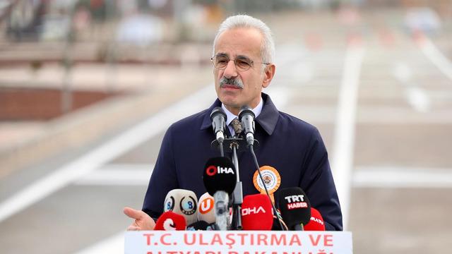 Bakan Uraloğlu o il için hızlı treni duyurdu 'Beklenti ve özlemi biliyorum'