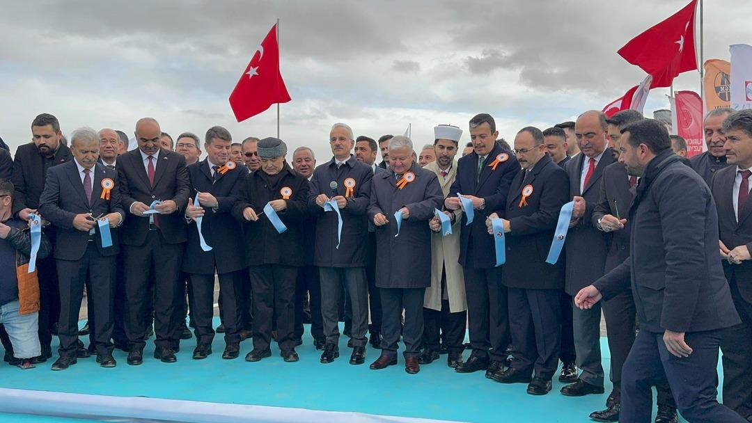 Bakan Uraloğlu o il i&ccedil;in hızlı treni duyurdu  Beklenti ve &ouml;zlemi biliyorum  4