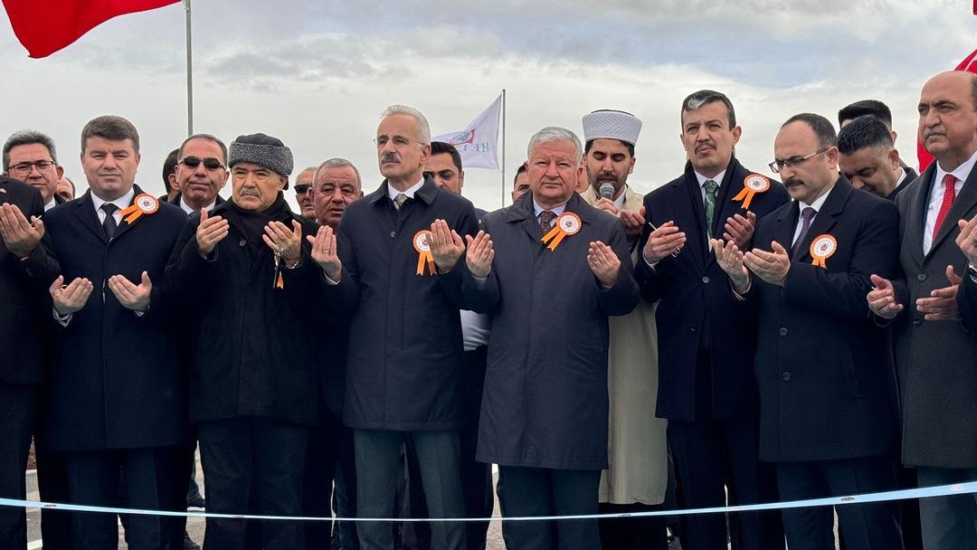 Bakan Uraloğlu o il i&ccedil;in hızlı treni duyurdu  Beklenti ve &ouml;zlemi biliyorum  5