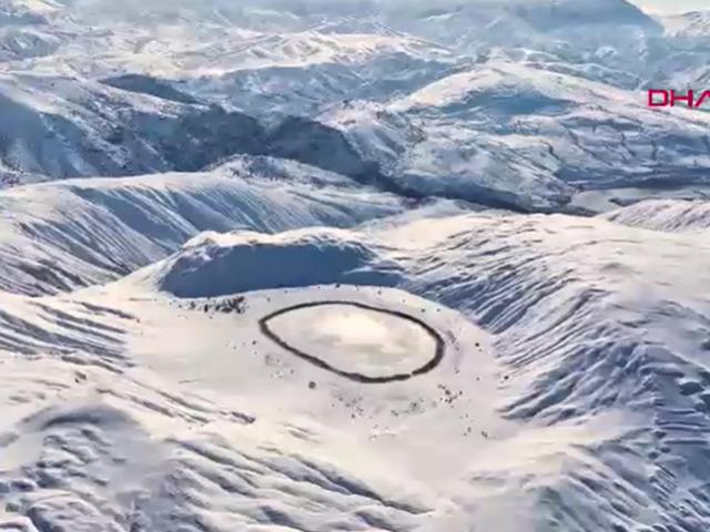 Erzincan'ın 'nazar boncuğu' dondu