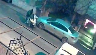 Bebek arabasıyla hırsızlık yapan ş&uuml;pheli tutuklandı