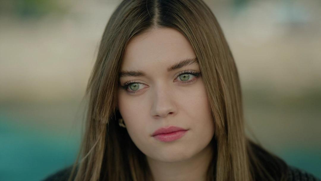 A.B.İ dizisinde öpüşme krizi iddiası! Afra Saraçoğlu kabul etmedi 2