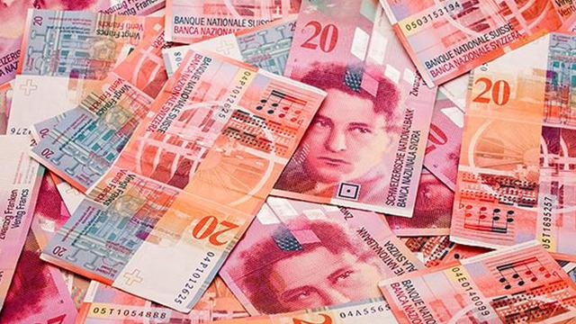 Altın ve g&uuml;m&uuml;ş&uuml;n izinden gitti! İsvi&ccedil;re frangı 11 yılın zirvesinde: Piyasada endişe yarattı