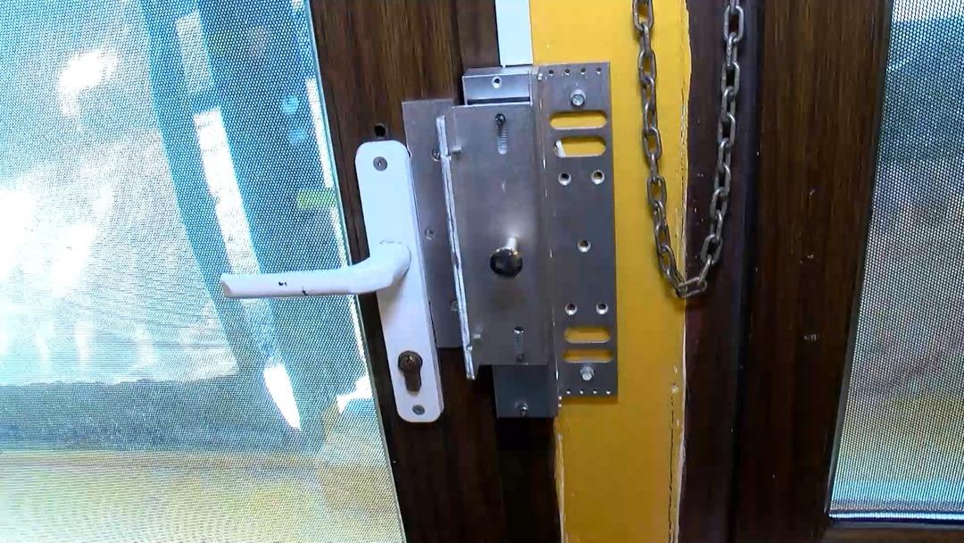  Referans  ile g&uuml;nde sadece 10 kişi alan hamburgerci g&uuml;ndem oldu: Denetlendi! 10