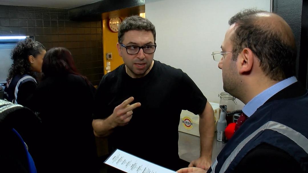  Referans  ile g&uuml;nde sadece 10 kişi alan hamburgerci g&uuml;ndem oldu: Denetlendi! 1
