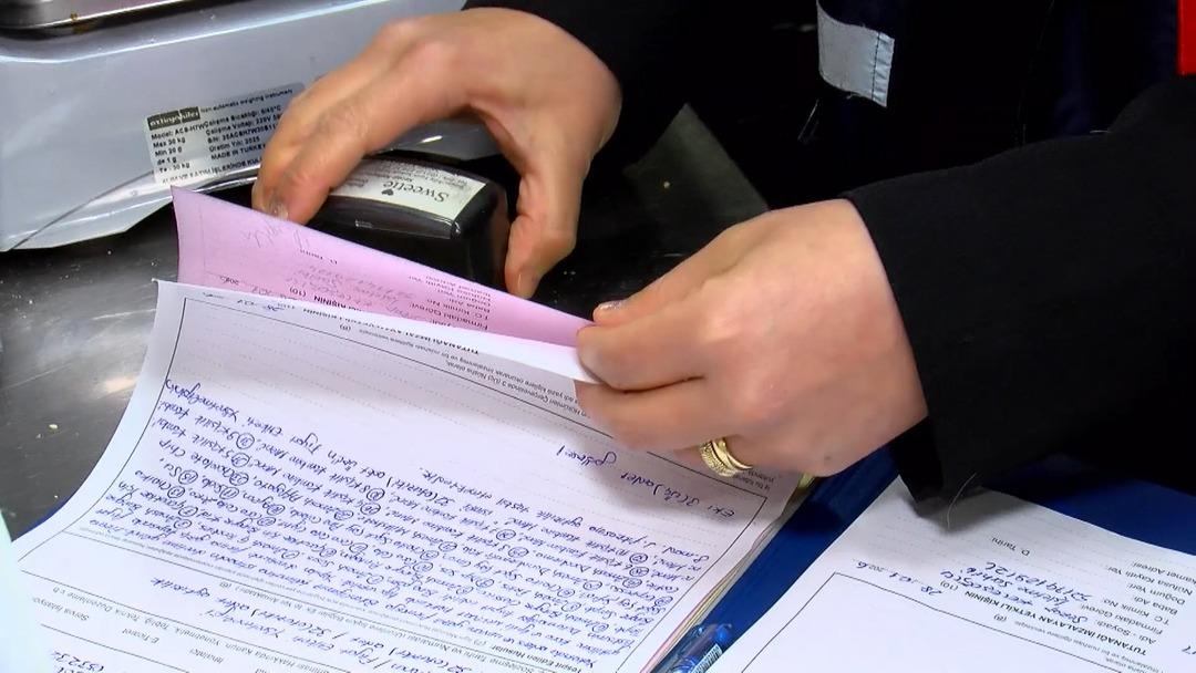 Referansla 10 m&uuml;şteri alan hamburgerciye denetim! Mekanın sahibi konuştu:  Y&uuml;zlerce kişi alamıyorum  1