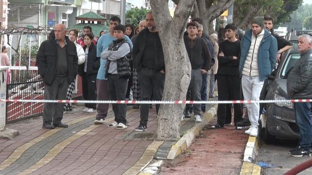 Mobilya imalathanesindeki yangında 3 kişi dumandan etkilendi 2