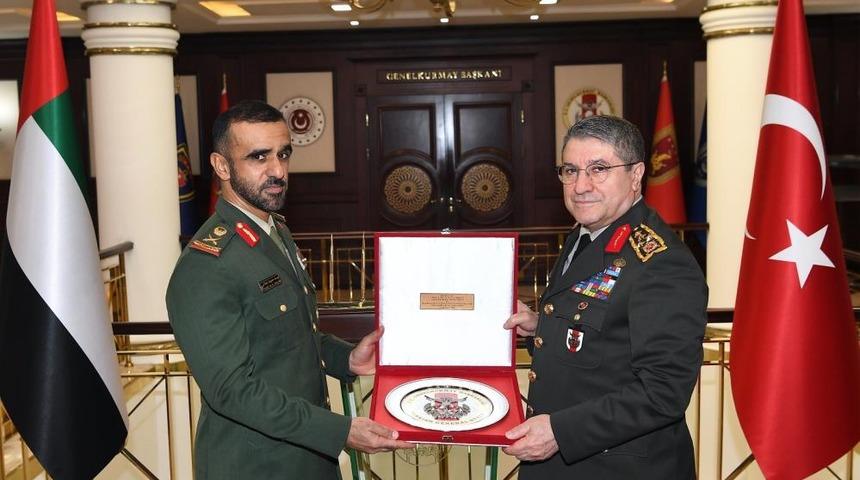 Genelkurmay Başkanı Bayraktaroğlu, Birleşik Arap Emirlikleri Kara Kuvvetleri Komutanı Al Hallami&rsquo;yi kabul etti