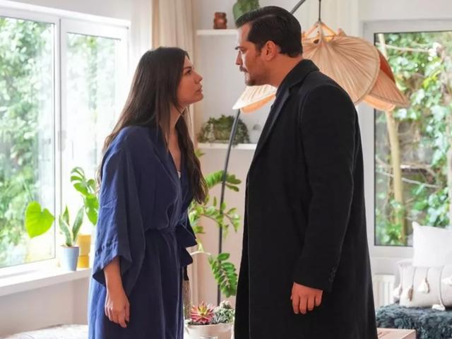 Sezen Aksu'dan Eşref R&uuml;ya s&uuml;rprizi! Dakikalar i&ccedil;inde yorum yağmuruna tutuldu