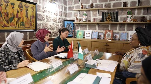 Bakan Göktaş, Nijerya Kadın İşleri ve Sosyal Kalkınma Bakanı Ibrahim ile görüştü