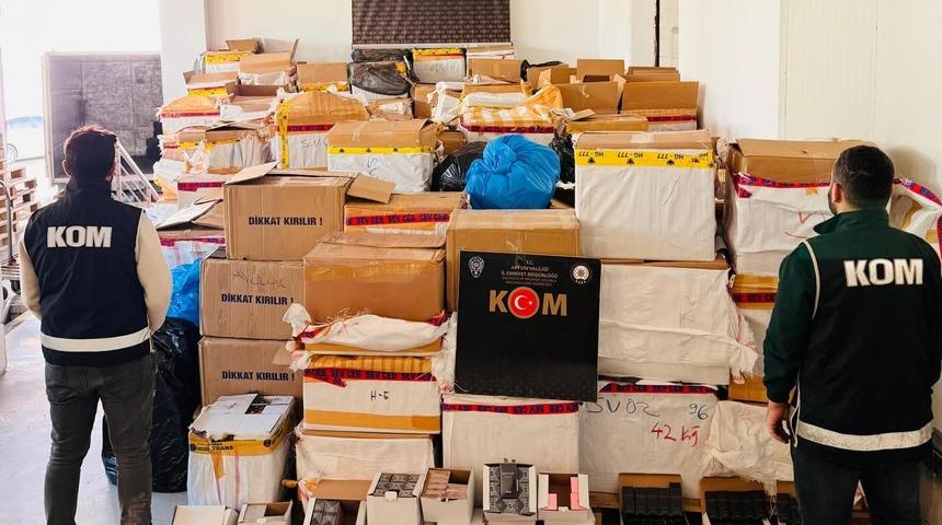 Artvin'de ka&ccedil;ak&ccedil;ılık operasyonu: 300 milyon TL'lik &uuml;r&uuml;n ele ge&ccedil;ildi