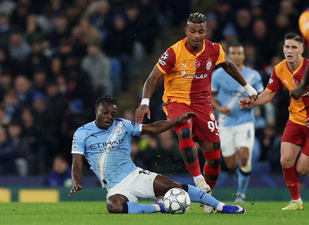 Galatasaray a İngiltere de soğuk duş! İstenmeyen oldu, cezalı duruma d&uuml;şt&uuml;! 1