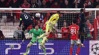 Şampiyonlar Ligi'nde yüzyılın olayı! Kaleci 90+8'de gol attı, Jose Mourinho çıldırdı!