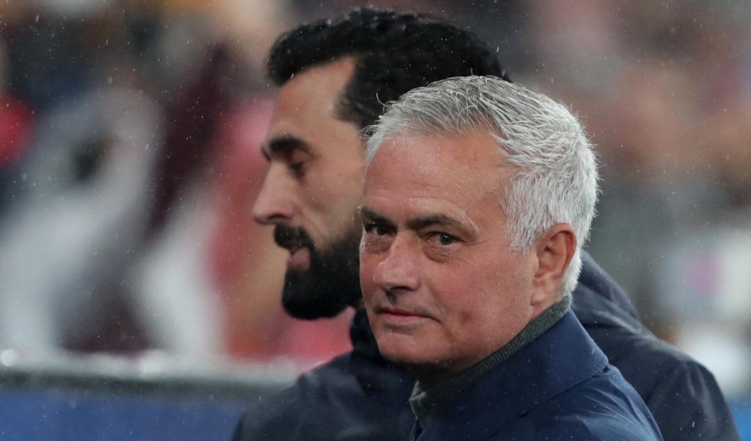 Şampiyonlar Ligi nde y&uuml;zyılın olayı! Kaleci 90+8 de gol attı, Jose Mourinho &ccedil;ıldırdı! 2