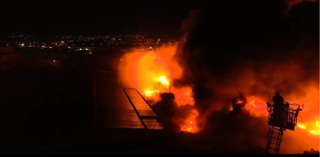 Bursa da korkutan yangın! Kimyasal yüzey fabrikası alevlere teslim oldu 3