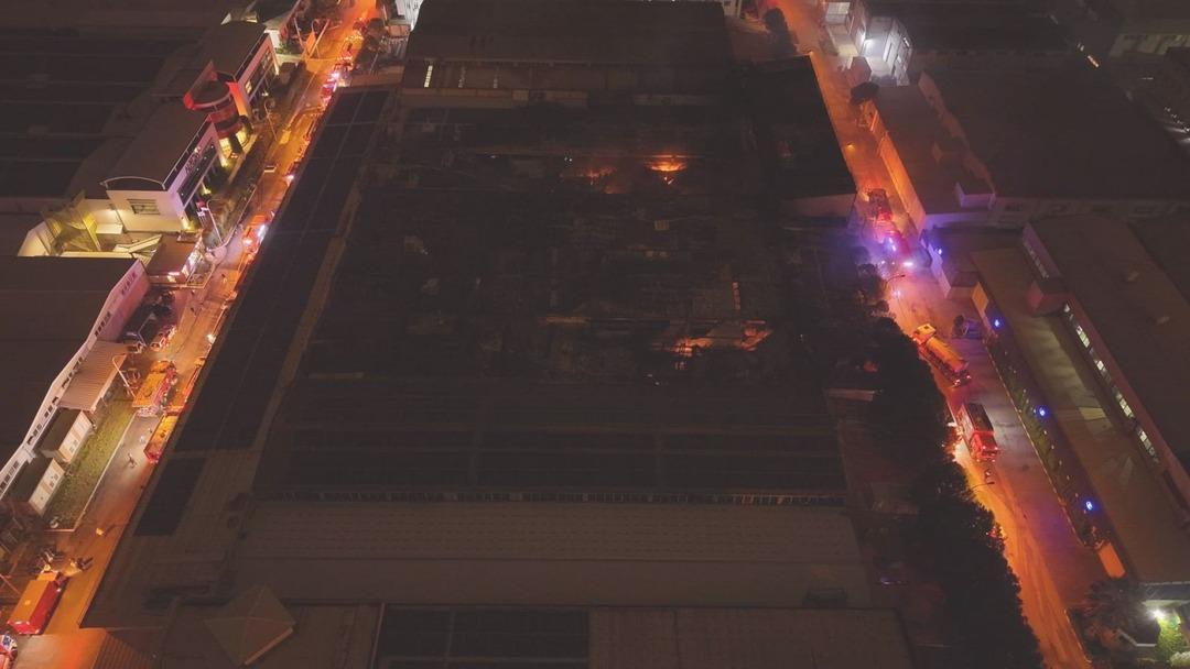 Bursa da korkutan yangın! Kimyasal yüzey fabrikası alevlere teslim oldu 2