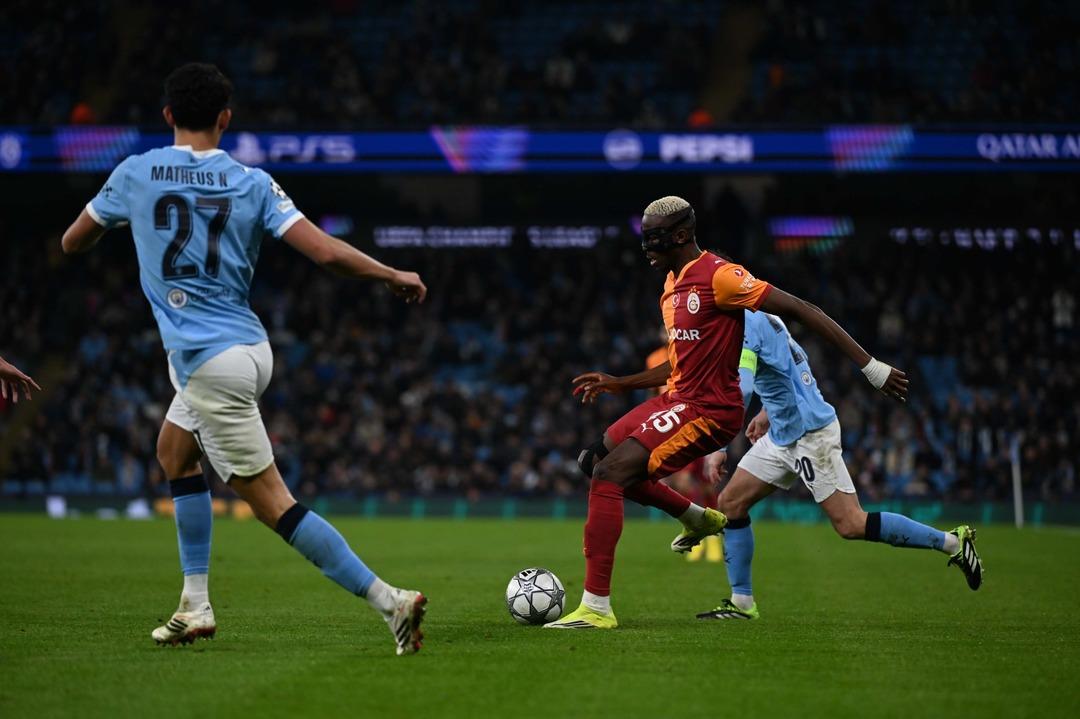 Canlı yayında Galatasaray a demediğini bırakmadı! "Yere g&ouml;ğe koyamadığımız, u&ccedil;an ka&ccedil;an..." 4
