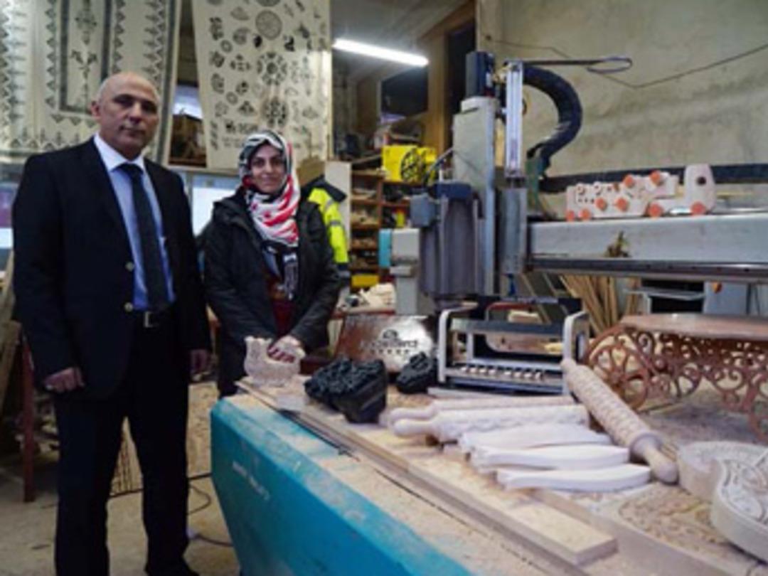 Eşinin yanında &ccedil;ırak olarak başladı, şimdi ise usta o