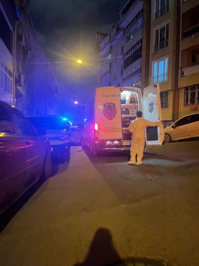 Beyoğlu nda korkun&ccedil; gece! Oğlunu &ouml;ld&uuml;r&uuml;p intihar etti; cesetleri yeğeni buldu 7