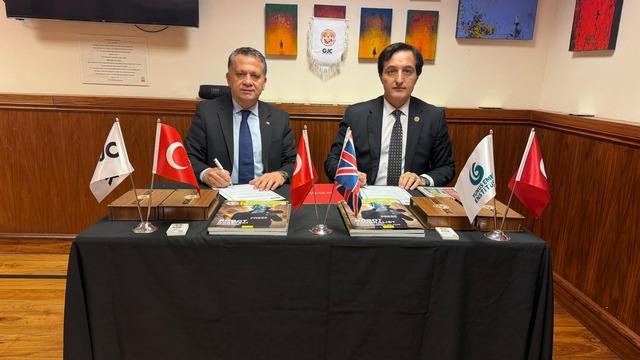 Küresel Gazeteciler Konseyi (KGK) Genel Başkanı Mehmet Ali Dim, İngiltere’de görev yapan Türk ve Türk dostu gazetecilerle buluştu