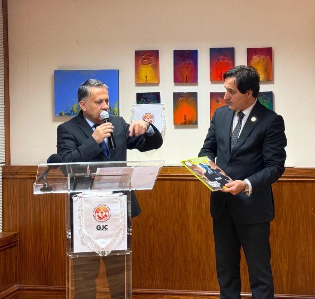 K&uuml;resel Gazeteciler Konseyi (KGK) Genel Başkanı Mehmet Ali Dim, İngiltere&rsquo;de g&ouml;rev yapan T&uuml;rk ve T&uuml;rk dostu gazetecilerle buluştu 3