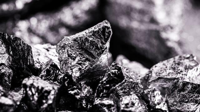 Guangzhou ve New York Borsalarında &ldquo;Beyaz Metal&rdquo; Fırtınası