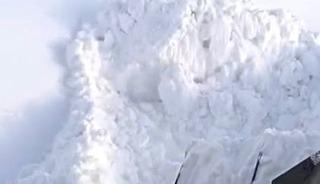 Malatya&rsquo;da 1 bu&ccedil;uk metre karla m&uuml;cadele kameralara yansıdı