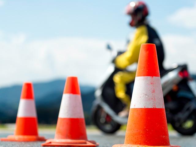 O ehliyetlerin yaş sınırı y&uuml;kseltildi: Resmi Gazete&rsquo;de yayımlandı!