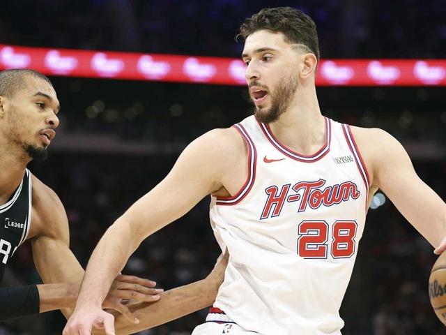 Alperen Şeng&uuml;n NBA'de ortalığı yıktı ge&ccedil;ti! Double-double...