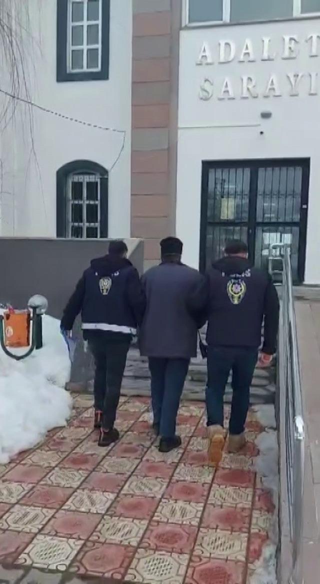 Sivas&rsquo;ta yakalanan firari h&uuml;k&uuml;ml&uuml; cezaevine g&ouml;nderildi 1