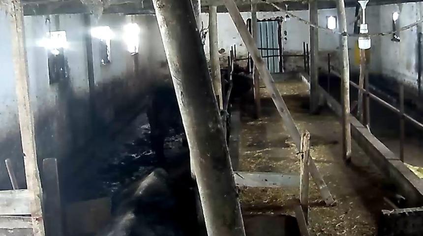 Tokat&rsquo;ta ahırın &ccedil;atısı &ccedil;&ouml;kt&uuml;