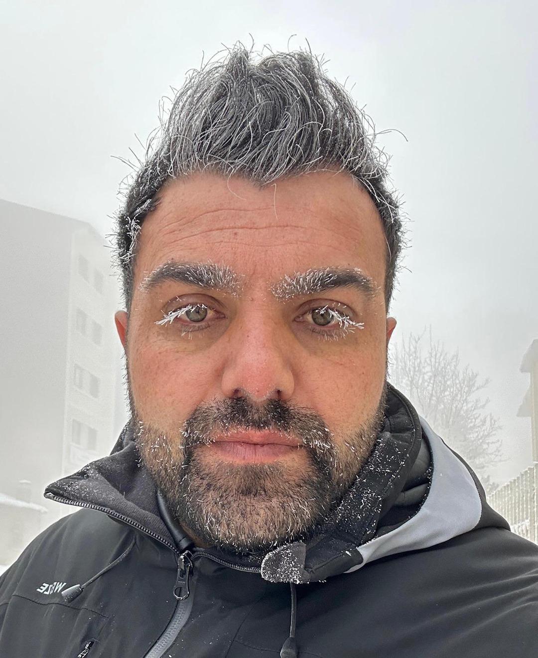 İşe giderken buz kestiler: Sa&ccedil;, kirpik, kaş... Hepsi dondu! 1