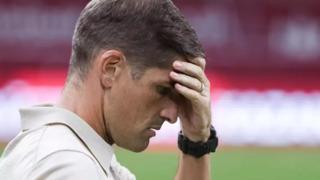 Takımı 28 saat uyutmadı! Ünlü teknik direktör takımdan kovuldu