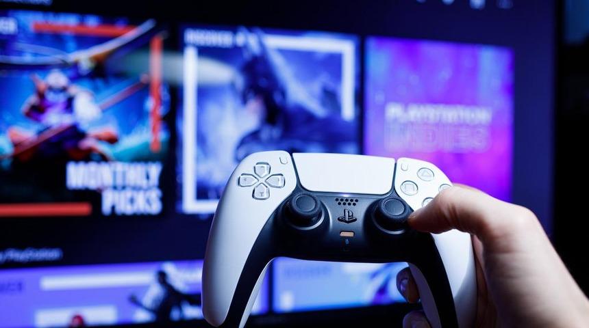PlayStation Plus Şubat 2026 &uuml;cretsiz oyunları belli oldu: Boks ringinden 4546B gezegeninin buzlu ve tehlikeli sularına...